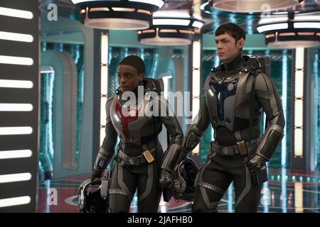 ETHAN PECK and CELIA ROSE GOODING in STAR TREK: STRANGE NEW WORLDS (2022), directed by AKIVA GOLDSMAN, LESLIE HOPE and CHRIS FISHER. Credit: CBS Television Studios / Album Stock Photo