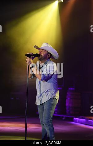 Pompano Beach FL, USA. 29th May, 2022. Justin Moore performs at The Pompano Beach Amphitheater on May 29, 2022 in Pompano Beach, Florida. Credit: Mpi04/Media Punch/Alamy Live News Stock Photo