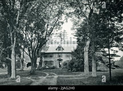 The 1920 caption reads: “Old Manse in Concord, Massachusetts.” The house is a handsome Georgian clapboard built on the banks of the Concord River in 1770 for patriot minister William Emerson. The upstairs overlooks North Bridge, where the famous battle of April 19, 1775, took place. Later, some of New England’s most esteemed minds found inspiration inside its walls. In the 19th century, Ralph Waldo Emerson and Nathaniel Hawthorne both called the Manse home for a time. Stock Photo