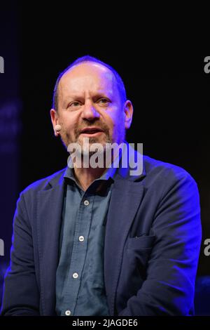 Hay-on-Wye, Wales, UK. 30th May, 2022. Serhii Plokhy, Oliver Bullough and Catherine Belton in conversation with Philippe Sands at Hay Festival 2022, Wales. Credit: Sam Hardwick/Alamy. Stock Photo