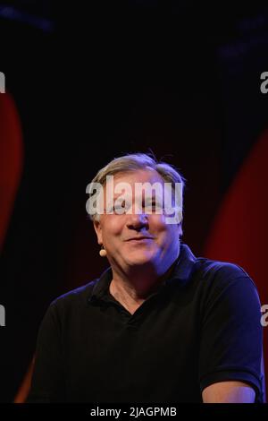 Hay-on-Wye, Wales, UK. 30th May, 2022. Ed Balls talks to Natalie Haynes at Hay Festival 2022, Wales. Credit: Sam Hardwick/Alamy. Stock Photo