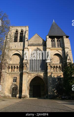 gothique church (Notre-Dame de la Couture) in le mans in france Stock Photo