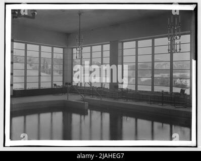 Indoor pool of the Südbahnhotel am Semmering: swimming pool (architect: Emil Hoppe and Otto Schönthal) Stock Photo