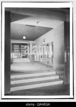 Indoor pool of the Südbahnhotel am Semmering: Foyer (Architects: Emil Hoppe and Otto Schönthal) Stock Photo