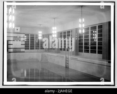 Indoor pool of the Südbahnhotel am Semmering: swimming pool (architect: Emil Hoppe and Otto Schönthal) Stock Photo