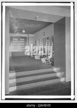 Indoor pool of the Südbahnhotel am Semmering: cloakroom area (architects: Emil Hoppe and Otto Schönthal) Stock Photo