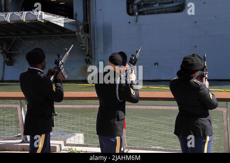 May 30, 2022, New York, New York, USA: May 30 2022  NEW YORK  - Intrepid Air and Space Museum Memorial Day wreath ceremony commemorating  military personnel past and present. (Credit Image: © Bruce Cotler/ZUMA Press Wire) Stock Photo