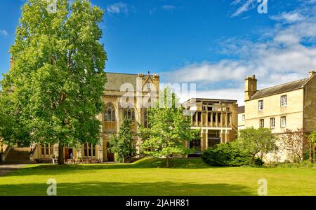 OXFORD CITY ENGLAND BALLIOL COLLEGE THE GARDEN QUAD HALL AND BUTTERY BUILDINGS Stock Photo