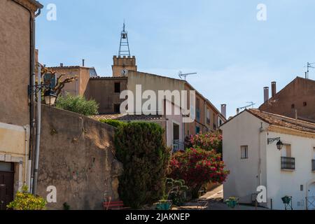 View of the small village of Bouzigues in spring, on the Etang de Thau, in Herault, Occitanie, France Stock Photo