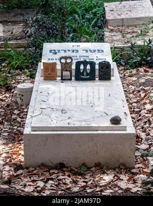 Peter Merom Kibbutz Hulata, Israel tomb of Peter Merom (1/11/1919 in Germany - 20/2 ...