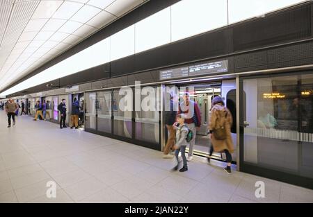London, UK. The newly opened Elizabeth Line (Crossrail). Passengers get off a train at Liverpool Street station. Stock Photo