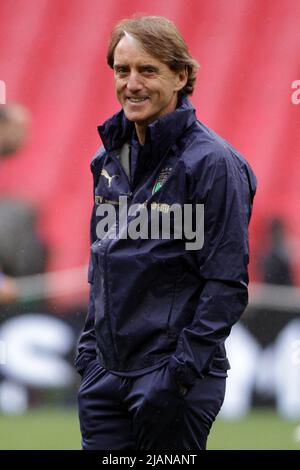 London, UK. 31st May, 2022. Roberto Mancini, the Italy football team Manager looks on during training. Italy team training session at Wembley Stadium on 31st May 2022 ahead of the Finalissima 2022 match, Italy v Argentina in London tomorrow. Editorial use only. pic by Steffan Bowen/Andrew Orchard sports photography/Alamy Live news Credit: Andrew Orchard sports photography/Alamy Live News Stock Photo