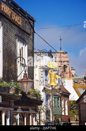 The Lanes, Brighton with the Pump House Public House on the left. Brighton, England, UK. Stock Photo