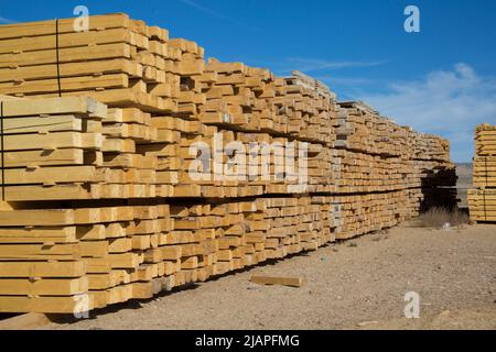 A timber yard selling timber. Lumber yard Stock Photo - Alamy