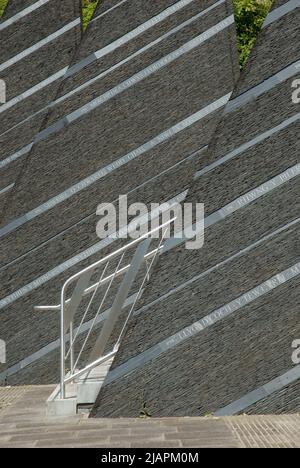 Slate sculptures commemorating the slate mining industry at Blaenau Ffestiniog, Conwy, Wales, UK. Stock Photo