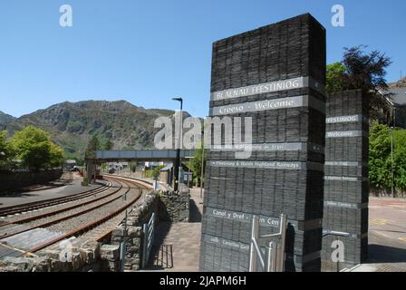 Slate sculptures commemorating the slate mining industry at Blaenau Ffestiniog, Conwy, Wales, UK. Stock Photo