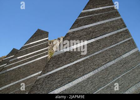 Slate sculptures commemorating the slate mining industry at Blaenau Ffestiniog, Conwy, Wales, UK. Stock Photo