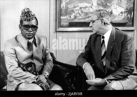 Zu Gesprächen in Bonn empfing Bundeskanzler Helmut Kohl den Präsidenten von Zaire, Mobutu Sese Seko. Stock Photo