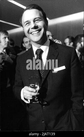 Ernst Albrecht, CDU-Politiker, Ministerpräsident von Niedersachsen, nach seiner Wahl im Februar 1976. Stock Photo