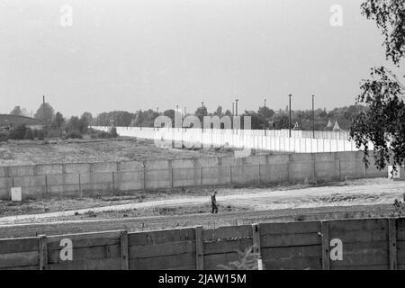 The East German border at Staaken between East and West Berlin in 1989 Stock Photo