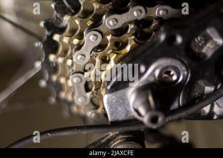 piñón de bicicleta, cadena , piñón, bicicleta, reparación Stock Photo