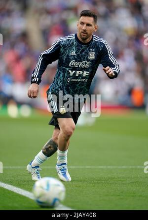 Argentina’s Lionel Messi warms up ahead of the Finalissima 2022 match at Wembley Stadium, London. Picture date: Wednesday June 1, 2022. Stock Photo