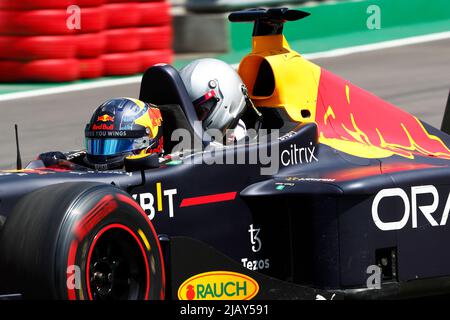 Klettwitz, Deutschland. 22nd May, 2022. Klettwitz: DTM Lausitzring 2022, on May, 22, 2022 Red Bull two-seater F1 Formula 1 Credit: dpa/Alamy Live News Stock Photo