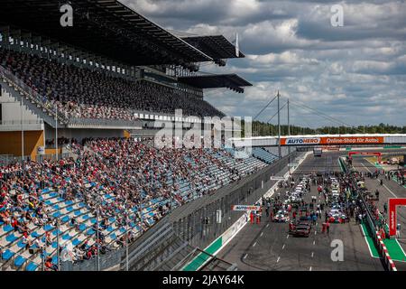 Klettwitz, Deutschland. 22nd May, 2022. Klettwitz: DTM Lausitzring 2022, on May, 22, 2022 Starting grid Credit: dpa/Alamy Live News Stock Photo