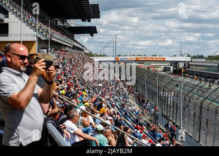 Klettwitz, Deutschland. 22nd May, 2022. Klettwitz: DTM Lausitzring 2022, on May, 22, 2022 spectators, tribune Credit: dpa/Alamy Live News Stock Photo