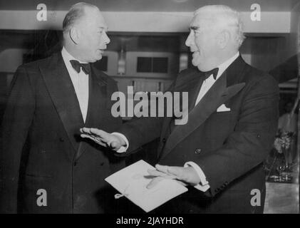 Pipeman Boxing At the Savoy Hotel in London, Henry Cooper, former British Heavyweight ...