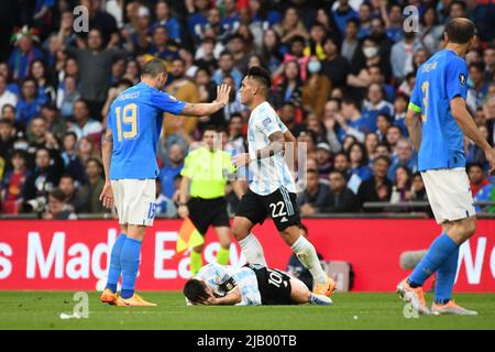 WEMBLEY, ENGLAND - JUNE 1: Messi of Argentina reacts after received a foul during the Finalissima match between Italy and Argentina at Wembley Stadium on June 1, 2022 in Wembley, England. (Photo by Sara Aribó/PxImages) Credit: Px Images/Alamy Live News Stock Photo