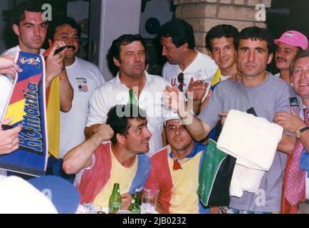 Los Angeles, CA, USA, 1994. The famous Romanian football (soccer) player Gheorghe Hagi (right) surrounded by fans. Stock Photo