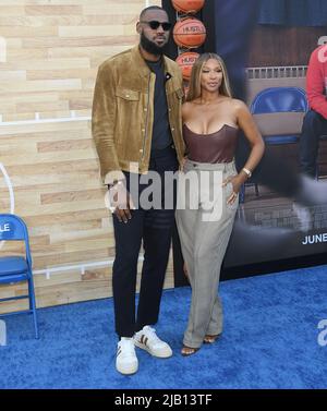 (L-R) LeBron James and Savannah James arrives at Netflix's HUSTLE Los ...
