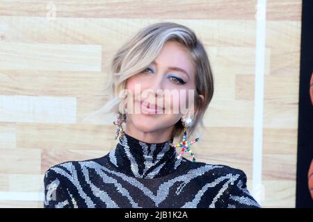 LOS ANGELES - JUN 1:  Heidi Gardner at the Hustle Premiere at the Village Theater on June 1, 2022 in Westwood, CA Stock Photo