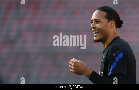 Brussels, Belgium. 2nd June 2022. Netherlands' Virgil van Dijk pictured during a training session of the Netherlands national team, Thursday 02 June 2022 in Brussels, during the preparations for the upcoming UEFA Nations League match against Belgium. BELGA PHOTO VIRGINIE LEFOUR Stock Photo