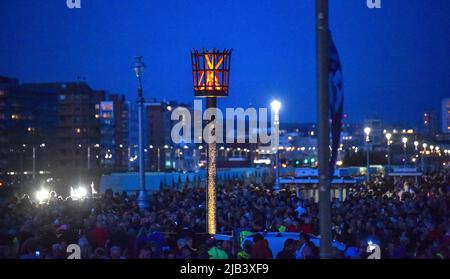 Hove , Brighton UK 2nd June 2022 - The lighting of the  Queen's Platinum Jubilee LED beacon on Hove seafront this evening as beacons across the country are lit during  the celebrations : Credit Simon Dack / Alamy Live News Stock Photo