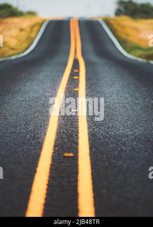 Side view asphalt road. Barren scenery, Endless straight Stock Photo - Alamy