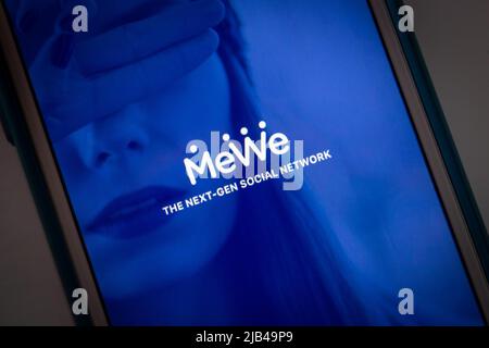 MeWe - The Next-Gen Social Network