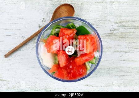 https://l450v.alamy.com/450v/2jb5r2a/kitchen-chopper-with-natural-tomatogreen-bell-pepper-and-onion-on-wooden-board-2jb5r2a.jpg