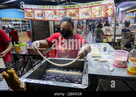 Making 'you tiao' 'you char kway' yao cha kwai' in chinese names at ...