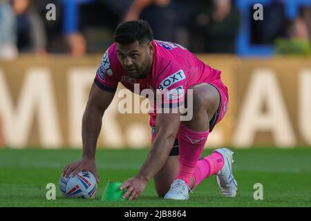 Warrington, UK. 03rd June, 2022. Rhyse Martin #12 of Leeds Rhinos sets up the conversion kick in Warrington, United Kingdom on 6/3/2022. (Photo by James Heaton/News Images/Sipa USA) Credit: Sipa USA/Alamy Live News Stock Photo