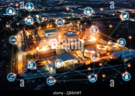 4.0 advanced industrial concept The industry has cyber icons and internet applications. Industrial equipment in factories with icons, networking, Inte Stock Photo