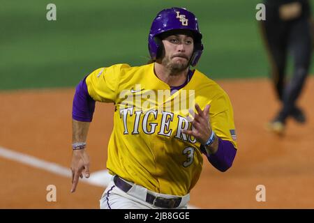 LSU outfielder Dylan Crews (3) during an NCAA college baseball