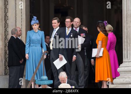 London uk 3rd june 2022 Princess Beatrice and  Edoardo Mapelli Mozzi Service of Thanksgiving for Queen Elizabeth II Platinum Jubilee Stock Photo