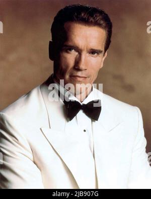 ARNOLD SCHWARZENEGGER in TRUE LIES (1994), directed by JAMES CAMERON. Credit: 20TH CENTURY FOX / Album Stock Photo