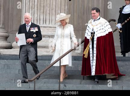 London, UK. 03rd June, 2022. LONDON, UK. June 3, 2022: The Prince of Wales & Camilla, Duchess of Cornwall and Vincent Keaveny, Lord Mayor of London, leaving the National Service of Thanksgiving to celebrate the Platinum Jubilee of Her Majesty The Queen part of the Platinum Jubilee celebrations, St Paul's Cathedral. Picture Credit: Paul Smith/Alamy Live News Stock Photo