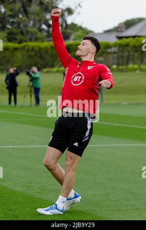 PONTYCLUN, WALES - 04 JUNE 2022: Wales' Kieffer Moore during a training session at the vale resort ahead of the 2022 FIFA World Cup play-off final v Ukraine at the Cardiff City Stadium on the 5th of June.  (Pic by John Smith/FAW) Stock Photo