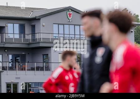 PONTYCLUN, WALES - 04 JUNE 2022: FAW office during a training session at the vale resort ahead of the 2022 FIFA World Cup play-off final v Ukraine at the Cardiff City Stadium on the 5th of June.  (Pic by John Smith/FAW) Stock Photo