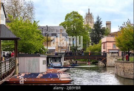 Magdalena Bridge, spanning the River Cam, with view of St John's College clock tower, Cambridge, Cambridgeshire, England, United Kingdom. Stock Photo