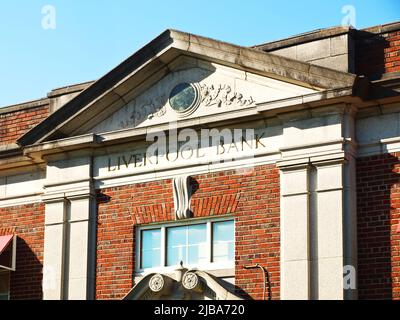 Liverpool, New York, USA. June 4, 2022 The old Liverpool Bank building, now Key Bank, in the village of Liverpool, New York Stock Photo